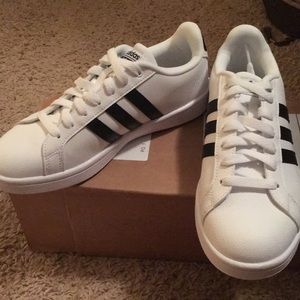 Size 8 Adidas Cloudfoam Advantage Shoes